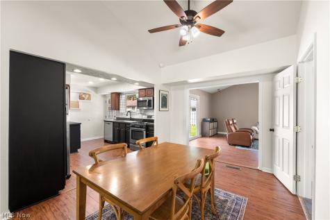 212 Parkwood Avenue Avon Lake OH 44012