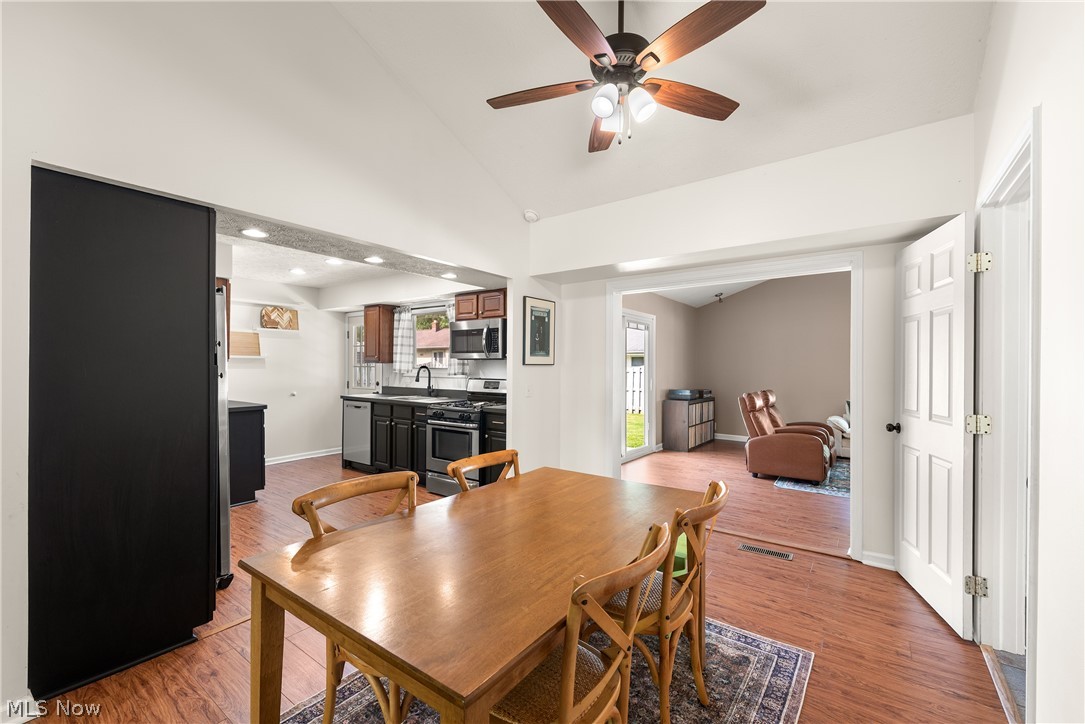 212 Parkwood Avenue Avon Lake OH 44012