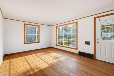 864 Lincoln Boulevard Bedford OH 44146