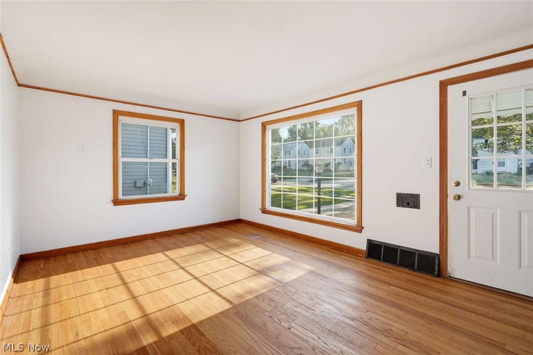 864 Lincoln Boulevard Bedford OH 44146