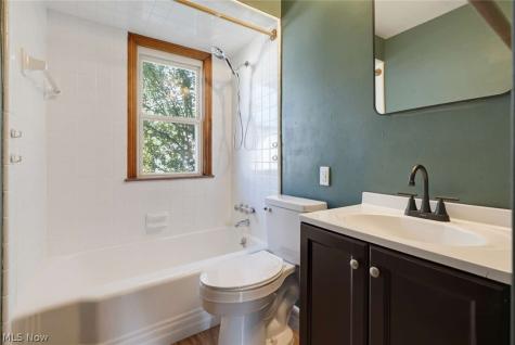 864 Lincoln Boulevard Bedford OH 44146