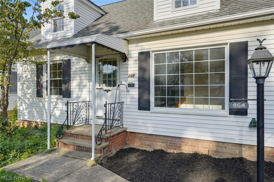 864 Lincoln Boulevard Bedford OH 44146