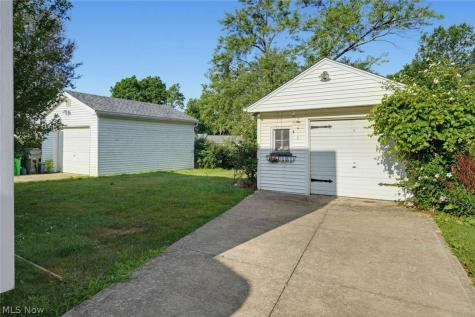 864 Lincoln Boulevard Bedford OH 44146