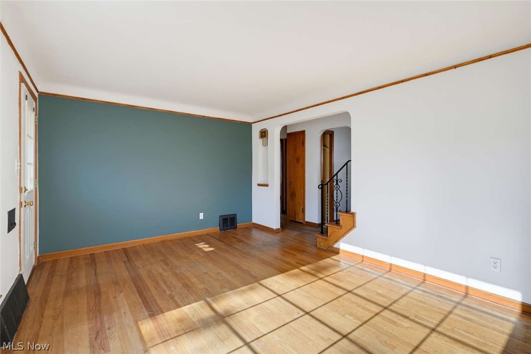 864 Lincoln Boulevard Bedford OH 44146