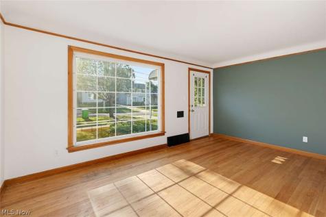 864 Lincoln Boulevard Bedford OH 44146