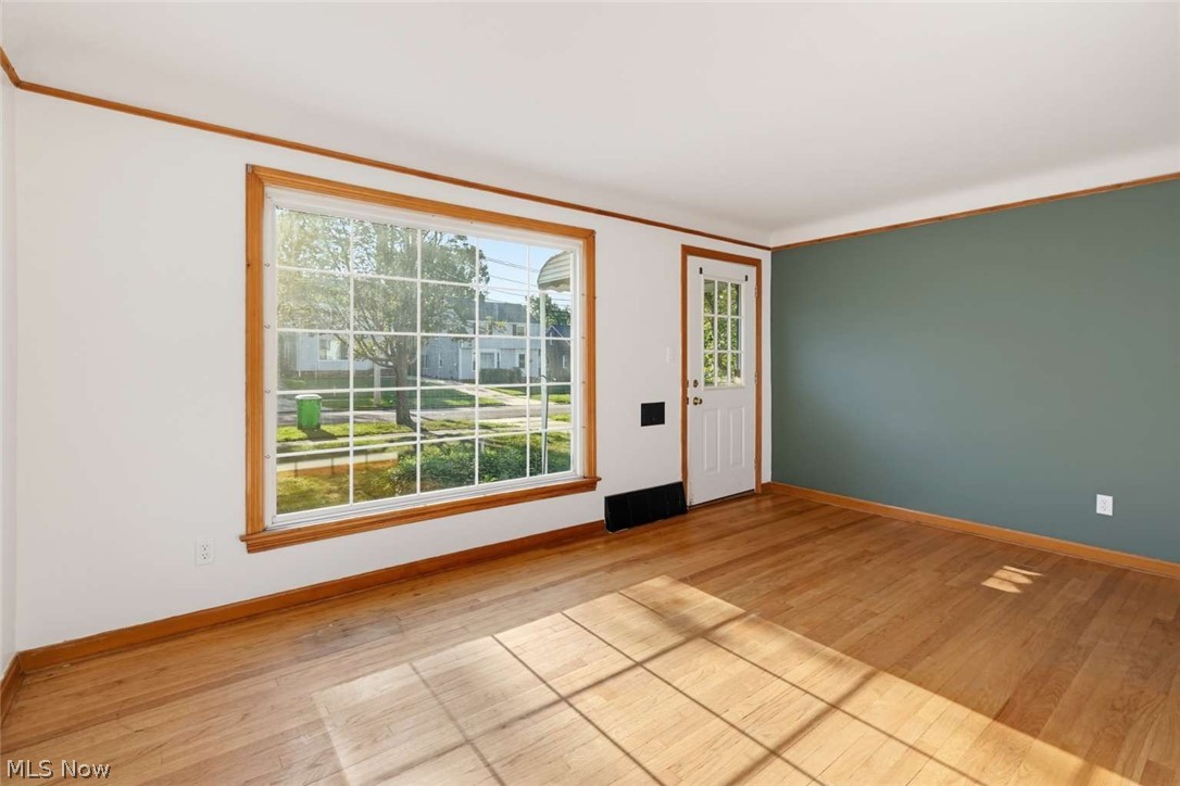 864 Lincoln Boulevard Bedford OH 44146