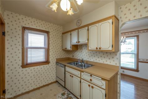 8323 Renwood Drive Parma OH 44129