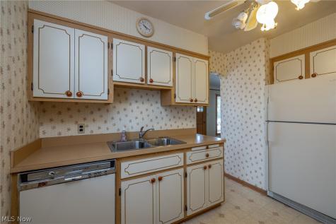 8323 Renwood Drive Parma OH 44129