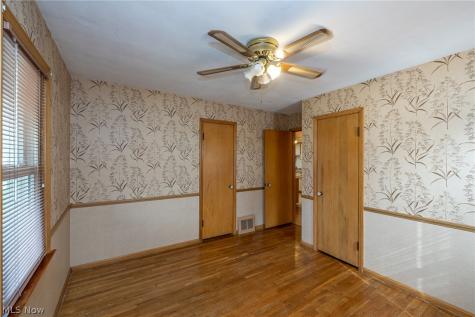 8323 Renwood Drive Parma OH 44129