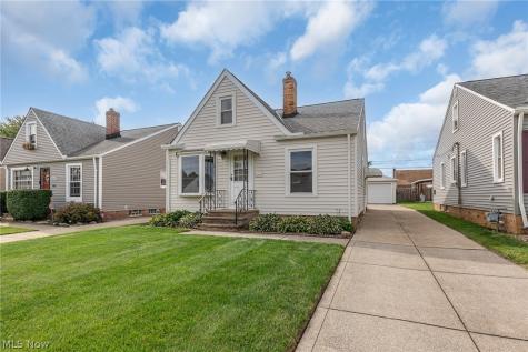 8323 Renwood Drive Parma OH 44129