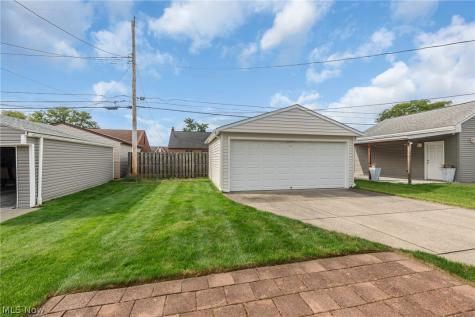 8323 Renwood Drive Parma OH 44129