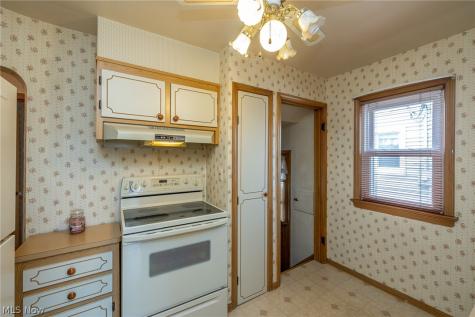 8323 Renwood Drive Parma OH 44129