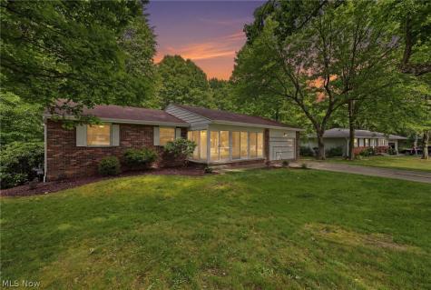 3133 Fair Oaks Drive Norton OH 44203