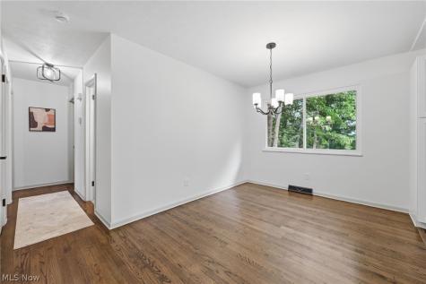 3133 Fair Oaks Drive Norton OH 44203