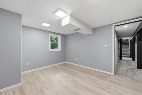 3133 Fair Oaks Drive Norton OH 44203