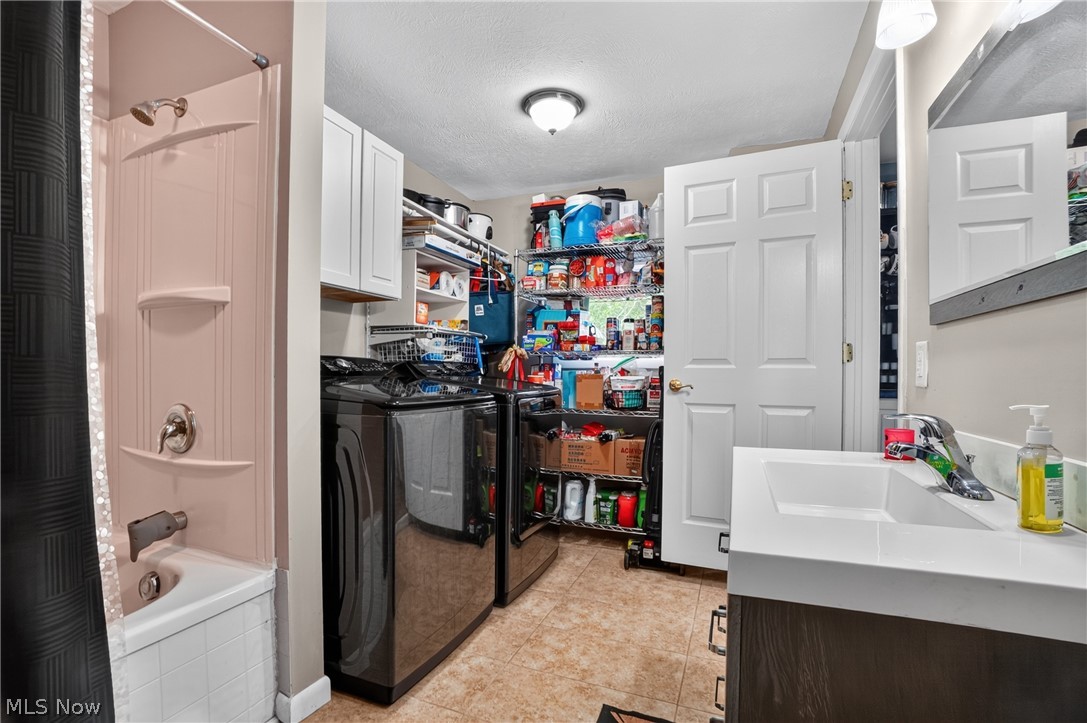 554 E River View Drive Austinburg OH 44010