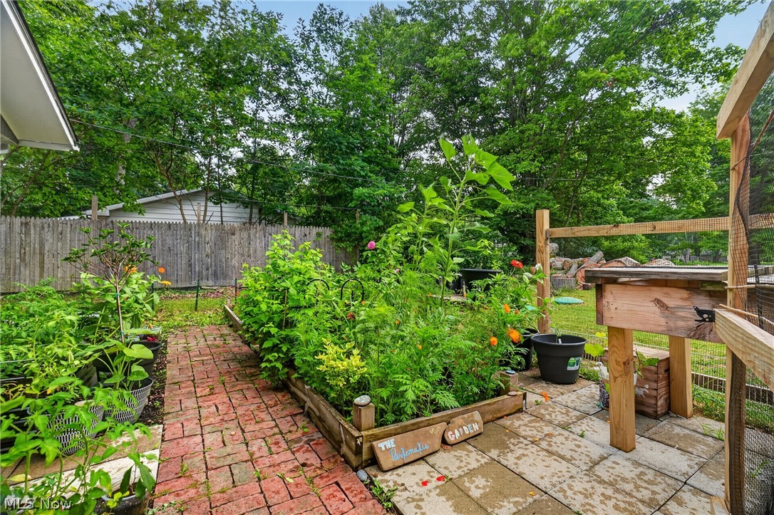 554 E River View Drive Austinburg OH 44010