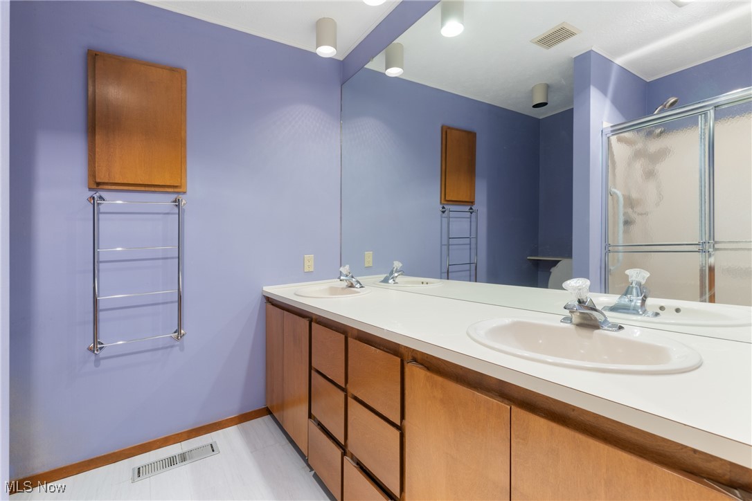 10819 Meadow Trail Strongsville OH 44149