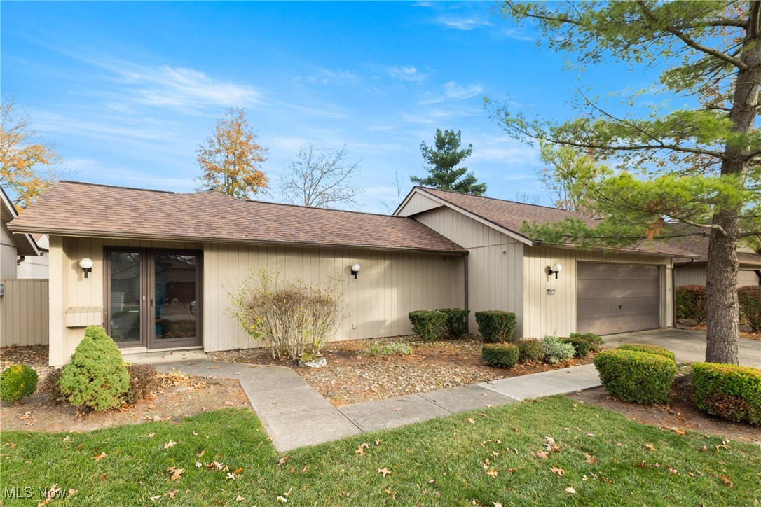 10819 Meadow Trail Strongsville OH 44149