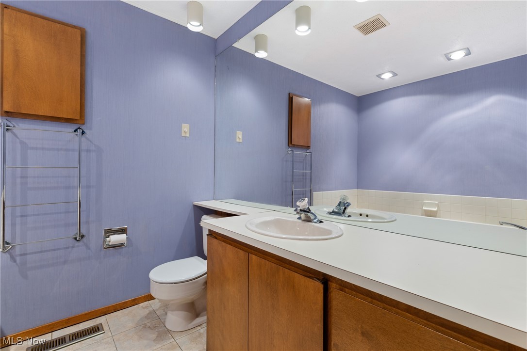 10819 Meadow Trail Strongsville OH 44149