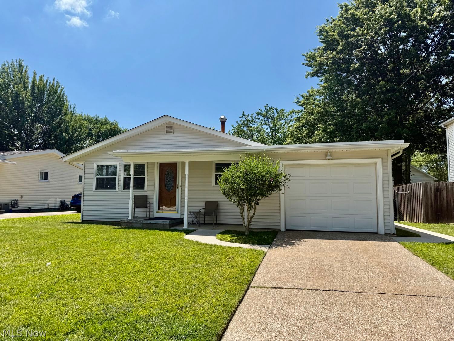 126 Longfellow Street Elyria OH 44035