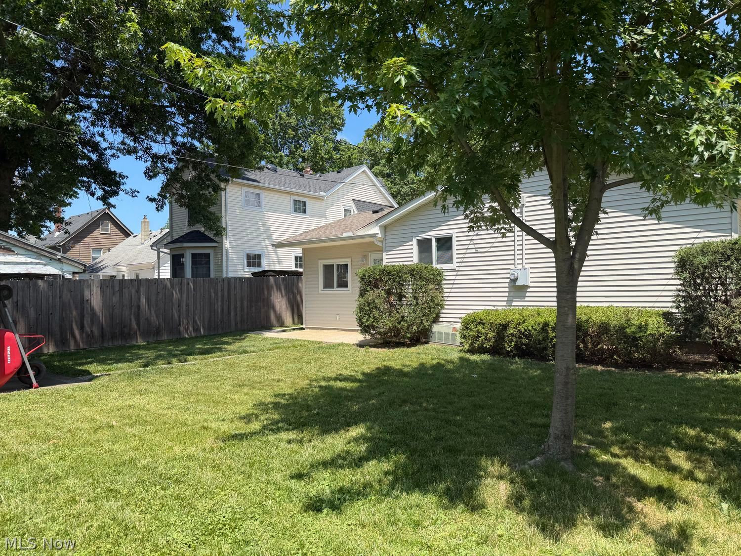 126 Longfellow Street Elyria OH 44035