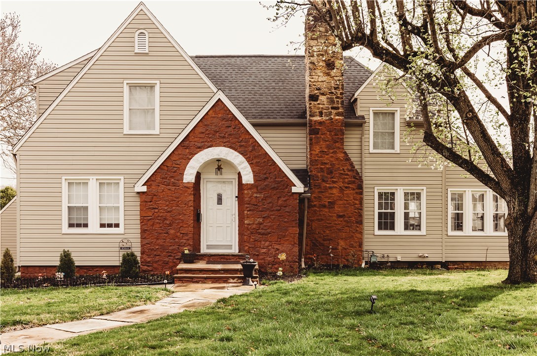 1012 Cambridge Road Coshocton OH 43812