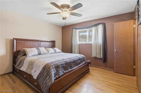 15010 Kennerdown Avenue Maple Heights OH 44131