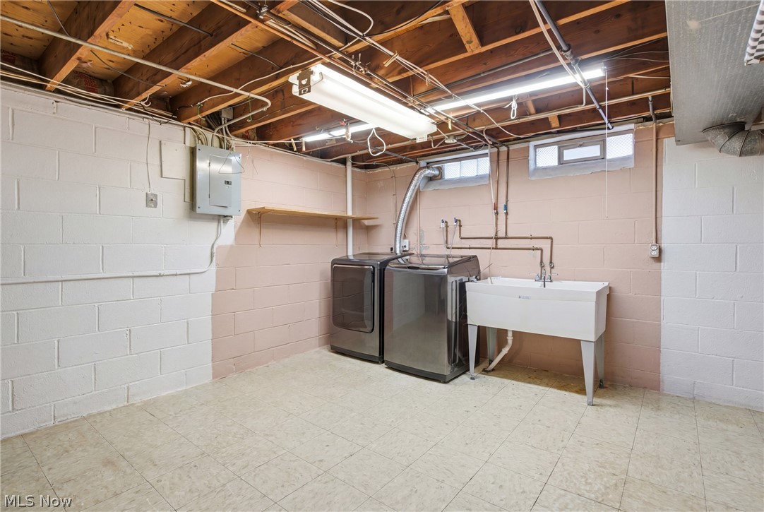15010 Kennerdown Avenue Maple Heights OH 44131