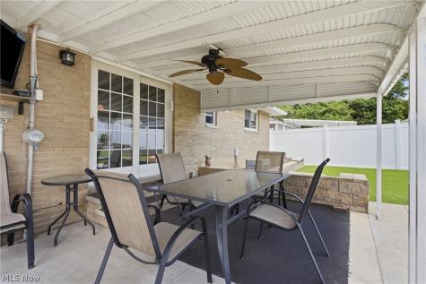 15010 Kennerdown Avenue Maple Heights OH 44131
