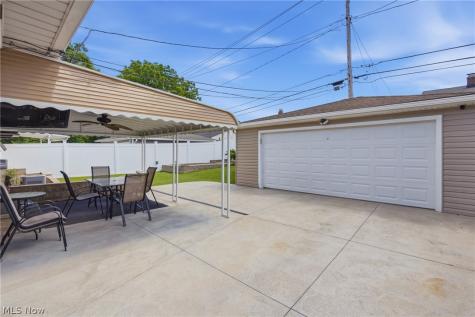 15010 Kennerdown Avenue Maple Heights OH 44131