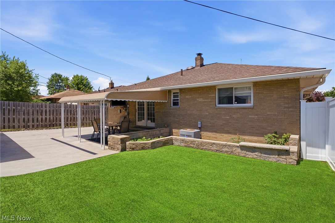 15010 Kennerdown Avenue Maple Heights OH 44131