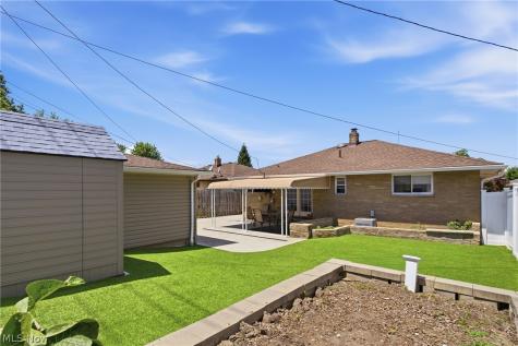 15010 Kennerdown Avenue Maple Heights OH 44131