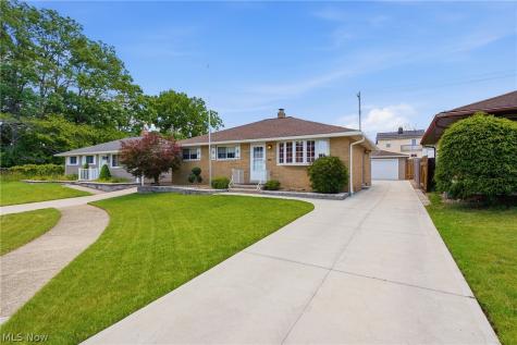 15010 Kennerdown Avenue Maple Heights OH 44131