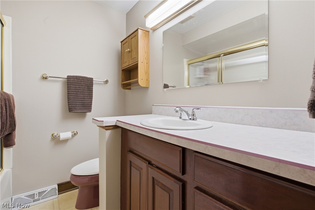 15010 Kennerdown Avenue Maple Heights OH 44131