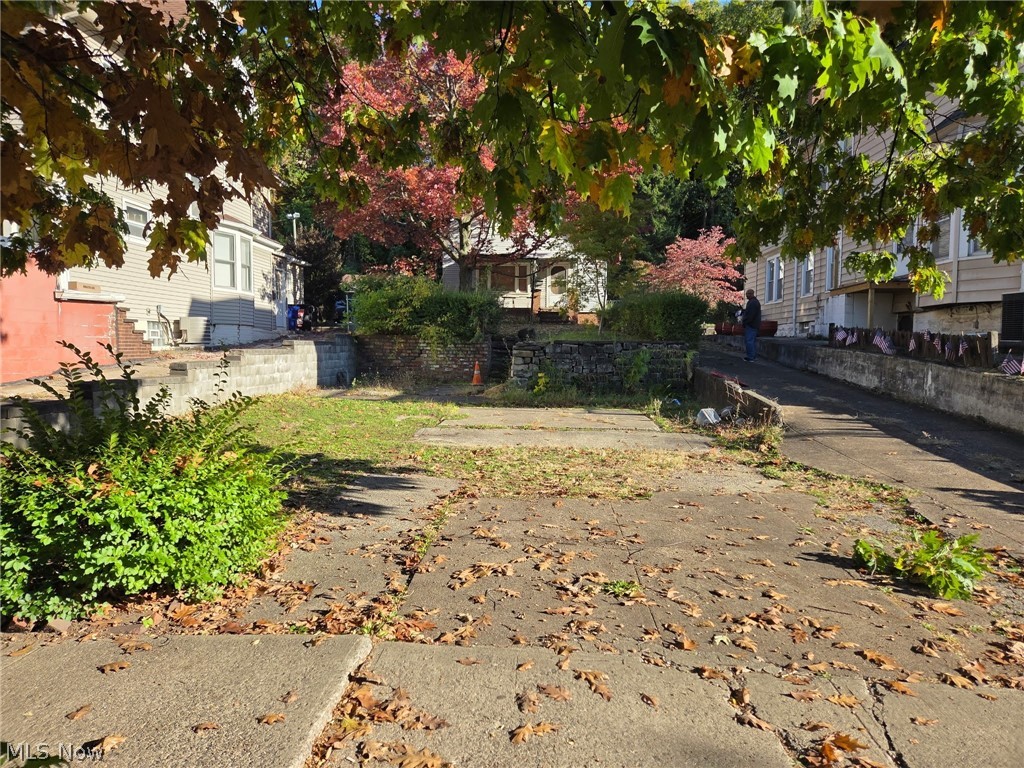 2211 Murray Hill Road Cleveland OH 44106