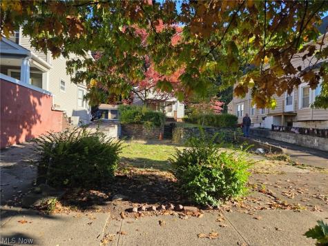 2211 Murray Hill Road Cleveland OH 44106