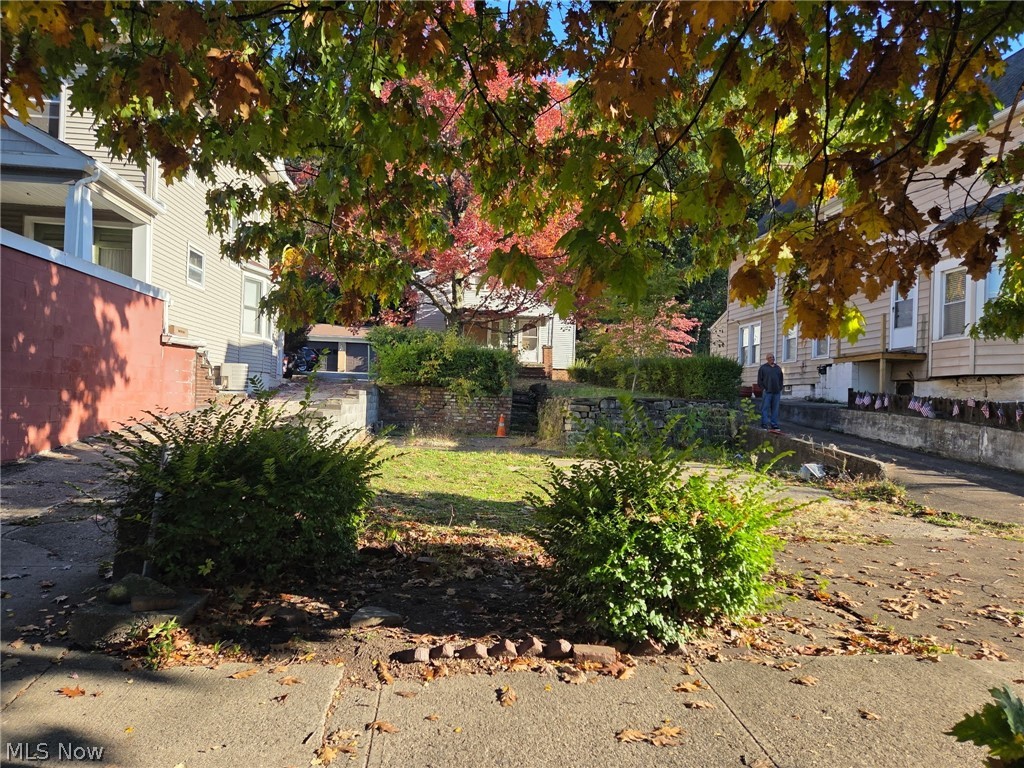 2211 Murray Hill Road Cleveland OH 44106