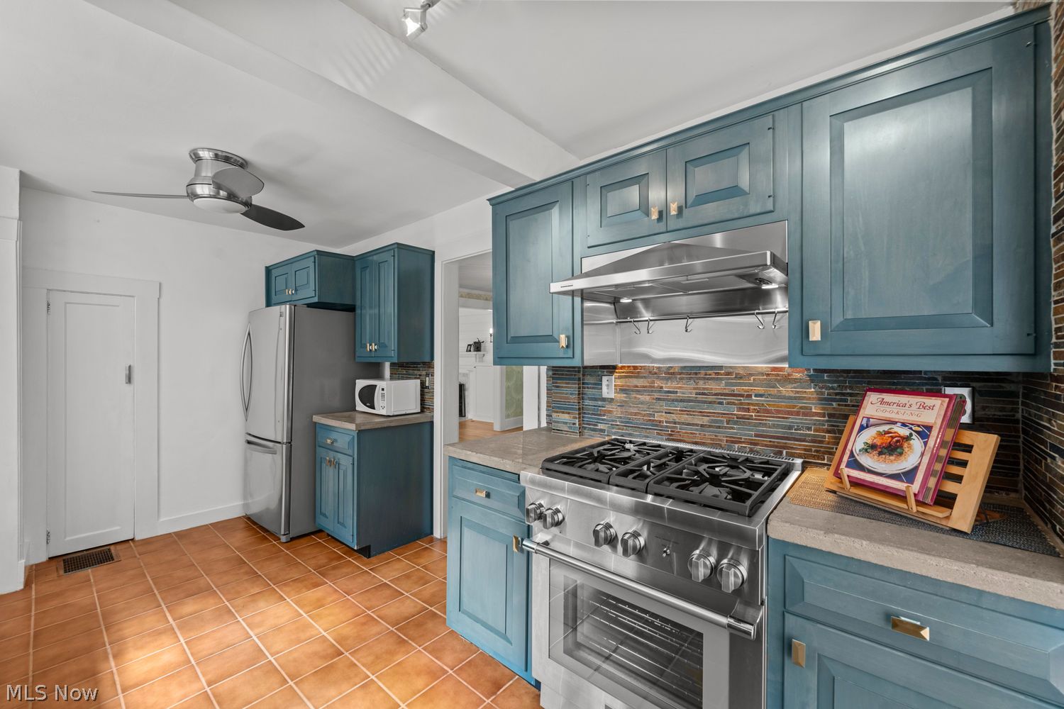160 Aurora Street Hudson OH 44236