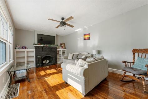 2409 Gilbert Avenue NE Canton OH 44705