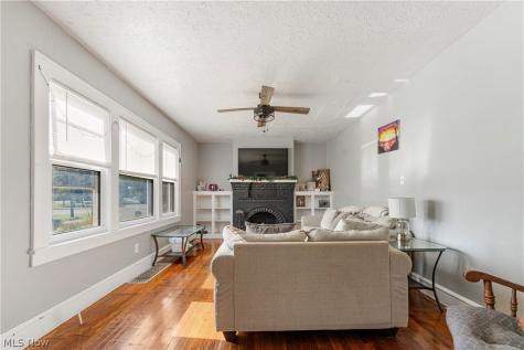 2409 Gilbert Avenue NE Canton OH 44705