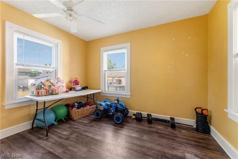 2409 Gilbert Avenue NE Canton OH 44705