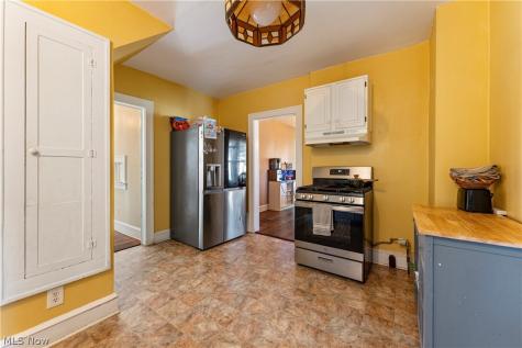 2409 Gilbert Avenue NE Canton OH 44705