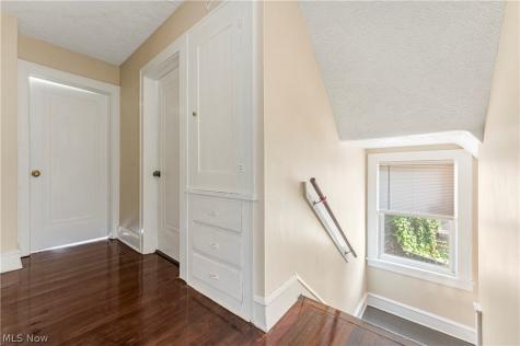 2409 Gilbert Avenue NE Canton OH 44705