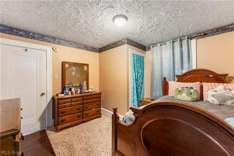 2409 Gilbert Avenue NE Canton OH 44705