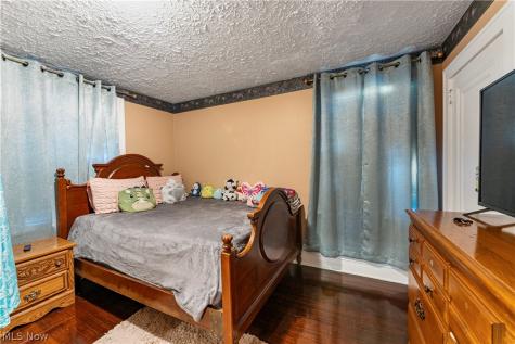 2409 Gilbert Avenue NE Canton OH 44705