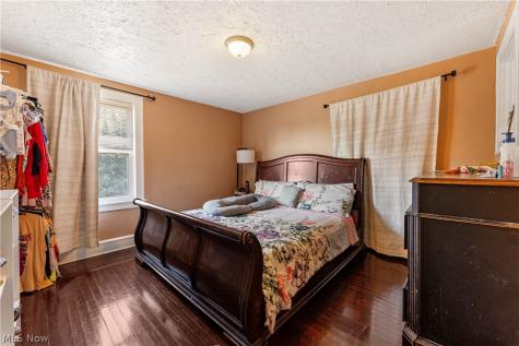 2409 Gilbert Avenue NE Canton OH 44705