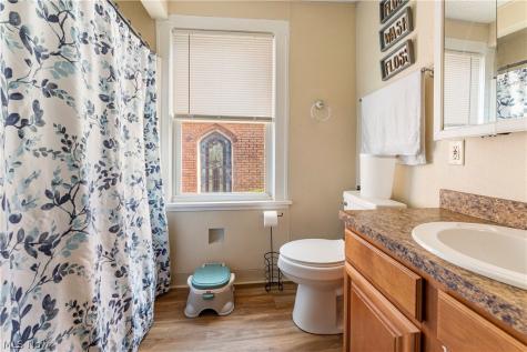 2409 Gilbert Avenue NE Canton OH 44705