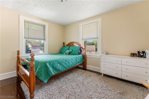 2409 Gilbert Avenue NE Canton OH 44705