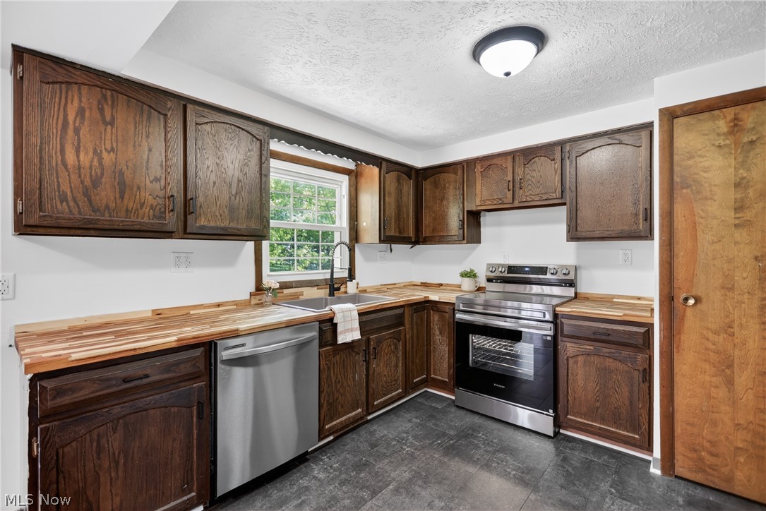 7926 Price Schaffer Road Hubbard OH 44425
